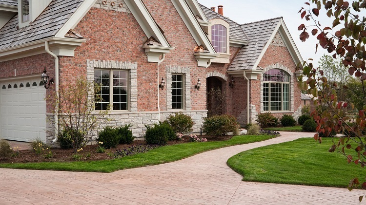 Tips for Hiring Driveway Pavers